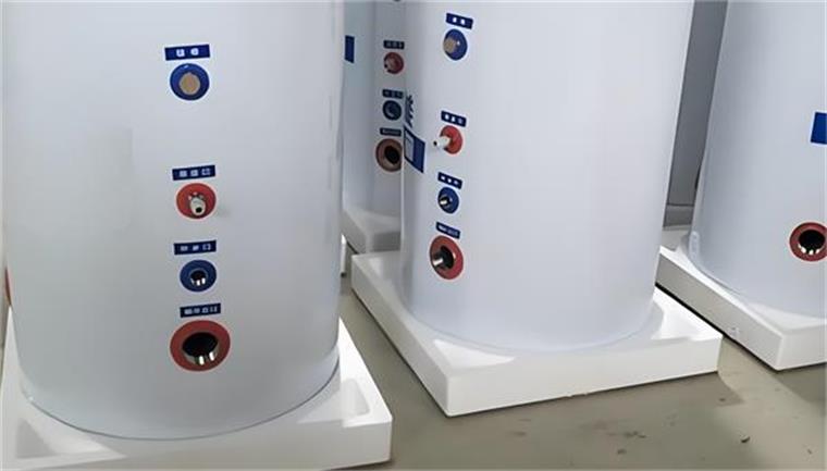 空气能缓冲水箱在空气能热泵设备中起什么作用？