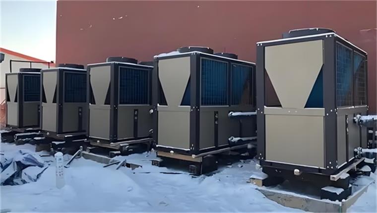 体育馆空气能热泵，供暖、热水、除湿一网打尽！