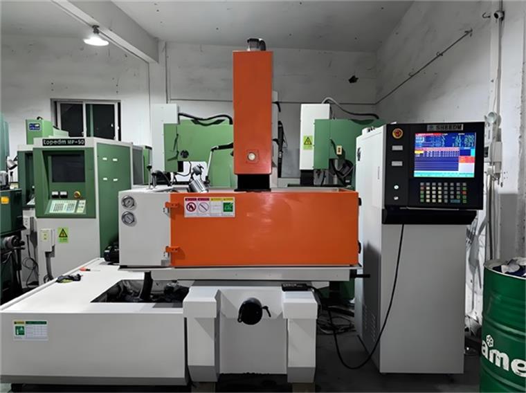 高精度直流火花机，助力精密零件加工零误差